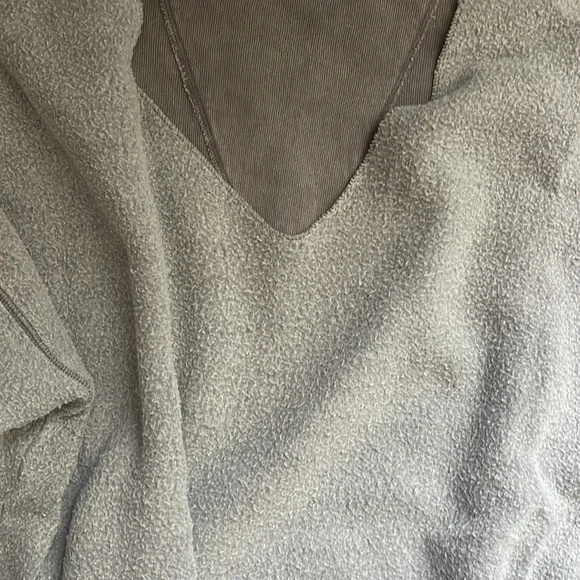 FREE PEOPLE INTIMATELY OVER SIZED SWEATSHIRT REVERSIBLE SIZE S - Picture 4 of 4